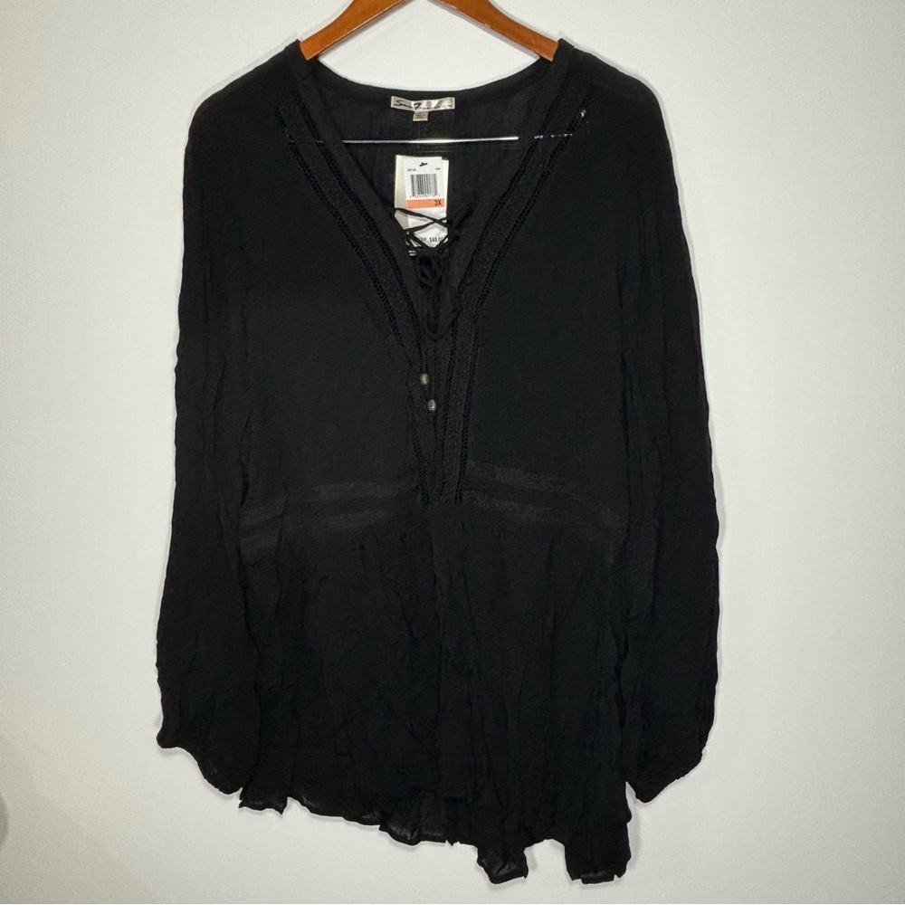 Seven7 Size 3X NWT Black Lace Front Detail Top